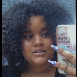 Meet your Posher, Chiarra